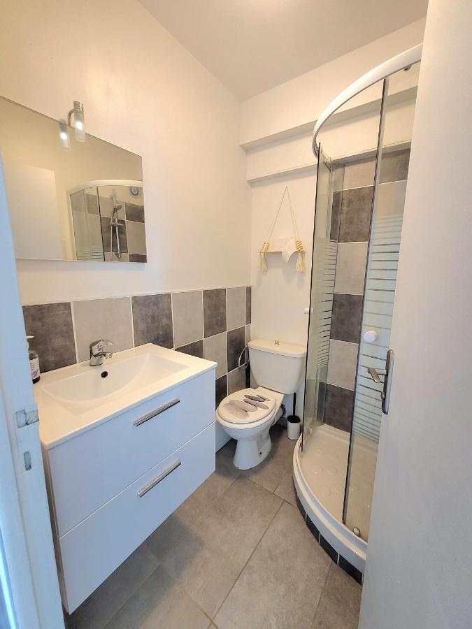 Apartment M2m Magnifique Vue - Avec Balcon - Les Pieds Dans L Eau!
